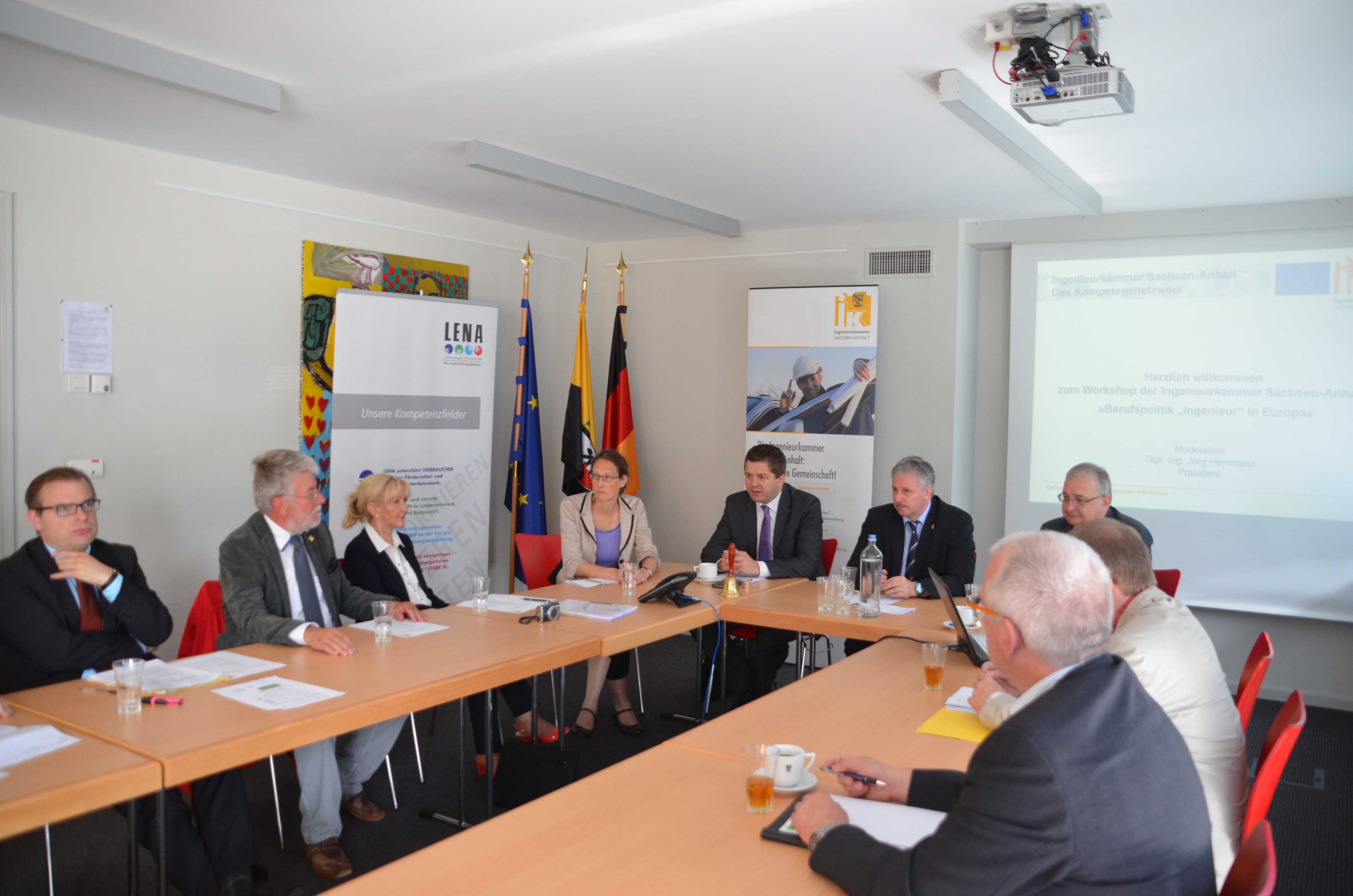 Workshop Berufspolitik - Ingenieur in Europa - unter anderem mit dem CDU-Abgeordneten des Europäischen Parlaments für Sachsen-Anhalt Sven Schulze (Bild: Mitte)