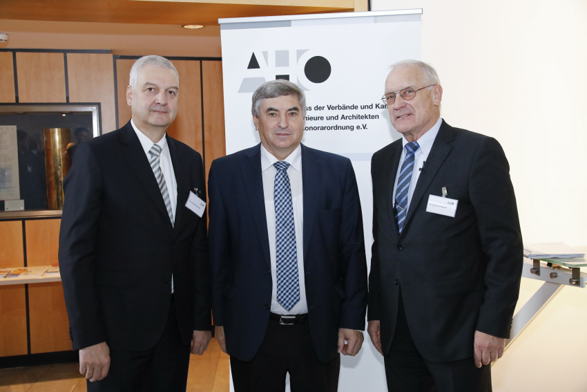 (v. links) Dr. Hans-Gerd Schmidt, Karl Holmeier, MdB, Dr.-Ing. Erich Rippert